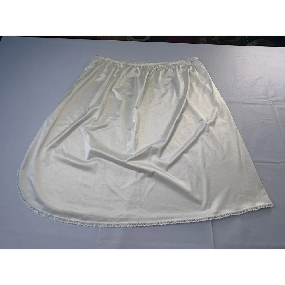 VTG Vanity‎ Fair Cream Silky Half Slip 2XL Lace Lingerie Classic  Romantic